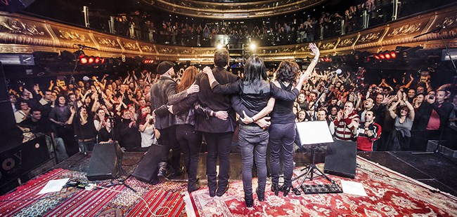 Revolver en concierto